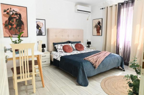 Studio Apartment. Top Location